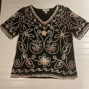 Women’s Holiday Dress Shirt Black Beautiful Embroidered Size XL Feminine